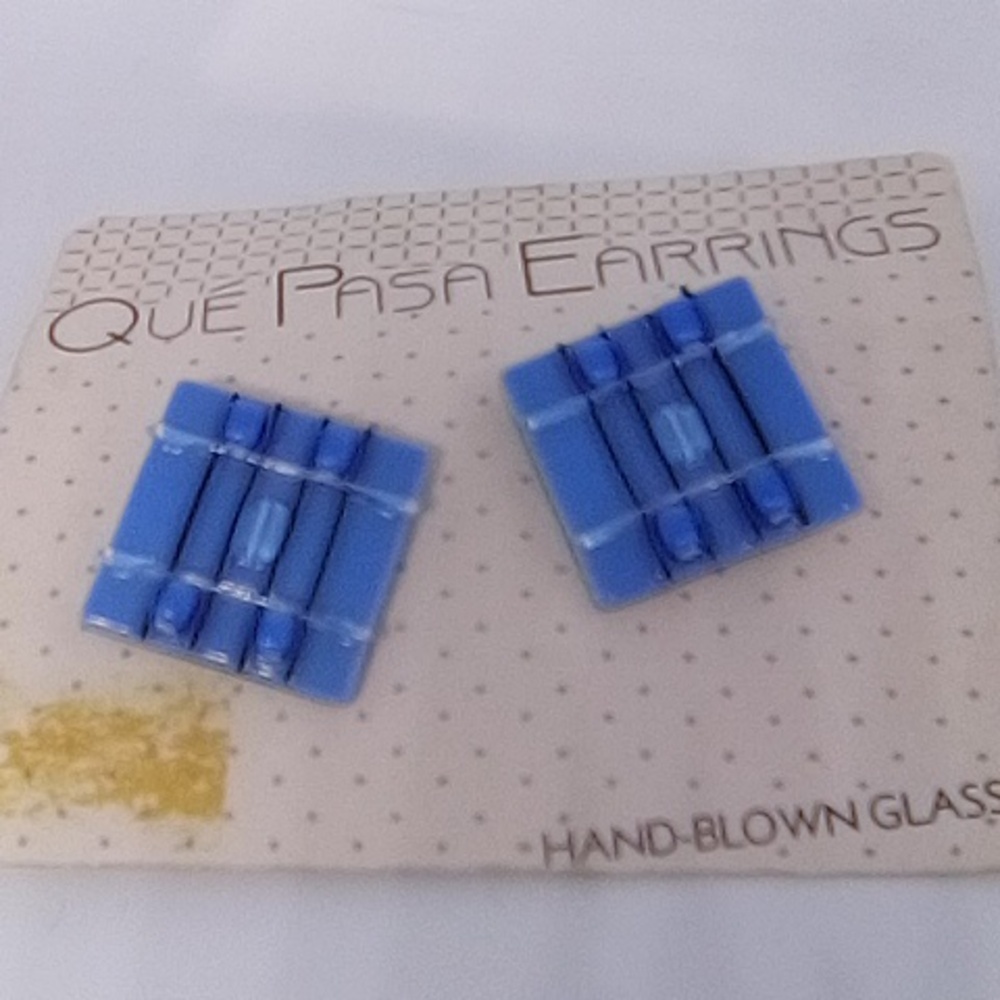 Que Pasa Hand Blown Glass Earrings NWT